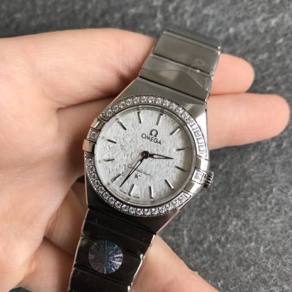 2025112414582775 420x420 - 臺(tái)灣復(fù)刻表歐米茄第五代星座石英系列腕表細(xì)節(jié)之處見(jiàn)真美